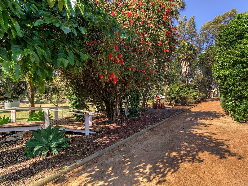 2 Absolon Street, Mundijong WA 6123