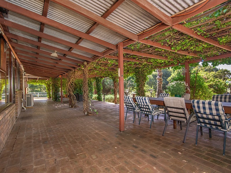 2 Absolon Street, Mundijong WA 6123