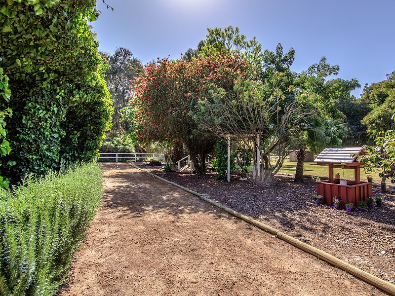 2 Absolon Street, Mundijong WA 6123