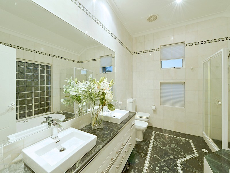 17 Rushton Tce, Mount Nasura WA 6112