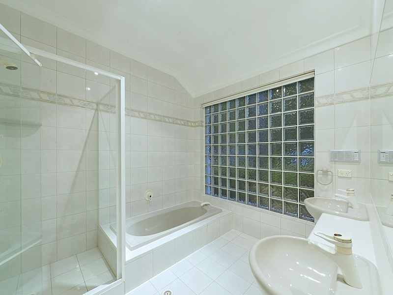 17 Rushton Tce, Mount Nasura WA 6112