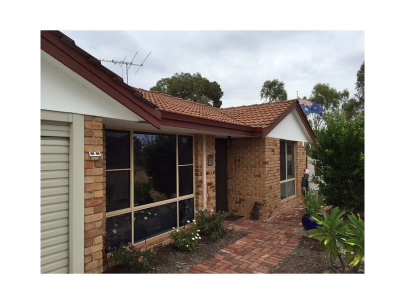 32 Riverside Lane, Seville Grove WA 6112