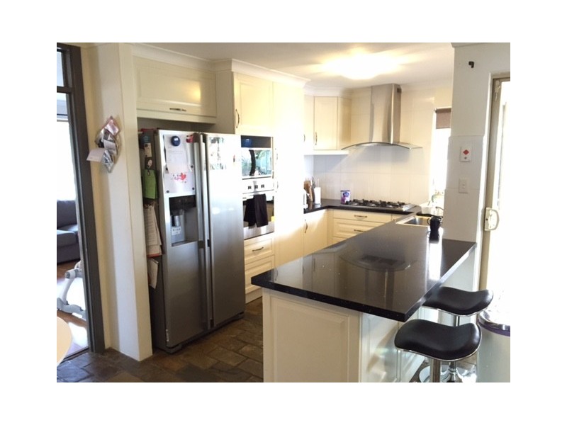 32 Riverside Lane, Seville Grove WA 6112