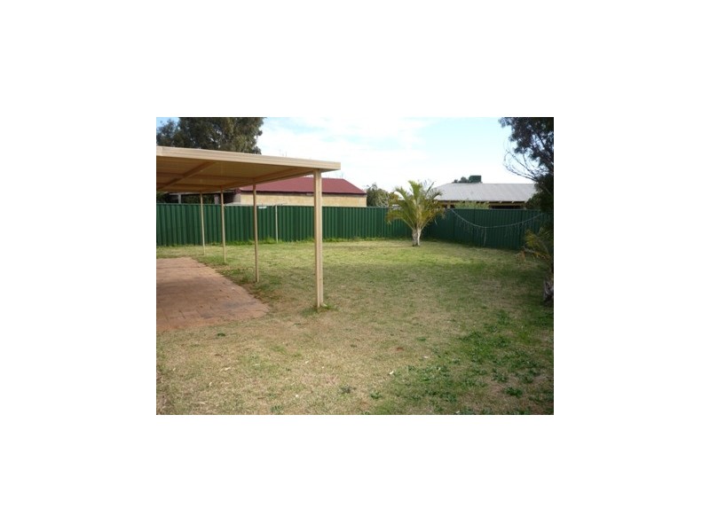 33 Bodicoat Dve, Brookdale WA 6112