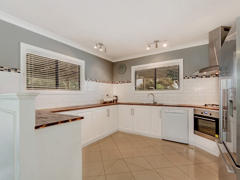 72 Country Drive, Oakford WA 6121