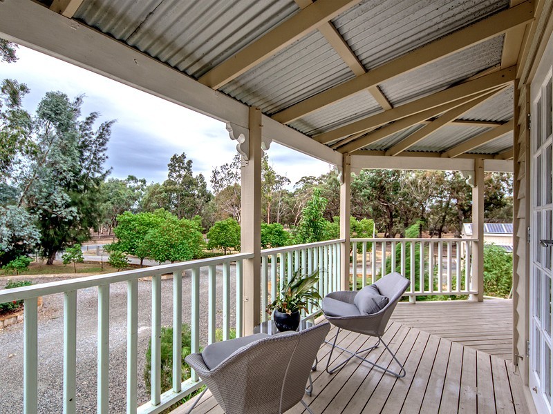 72 Country Drive, Oakford WA 6121