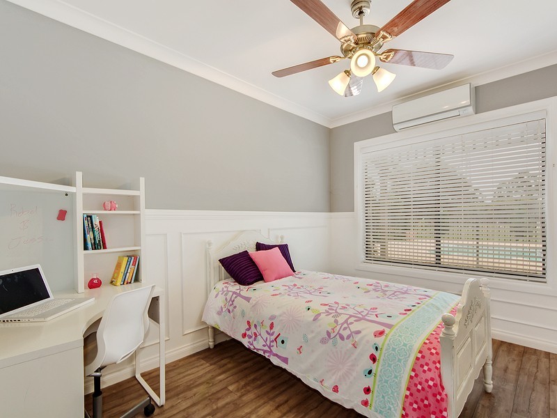 72 Country Drive, Oakford WA 6121