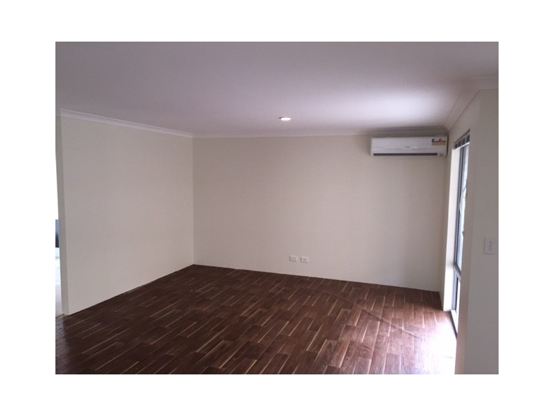 27 Chiltern Avenue, Brookdale WA 6112