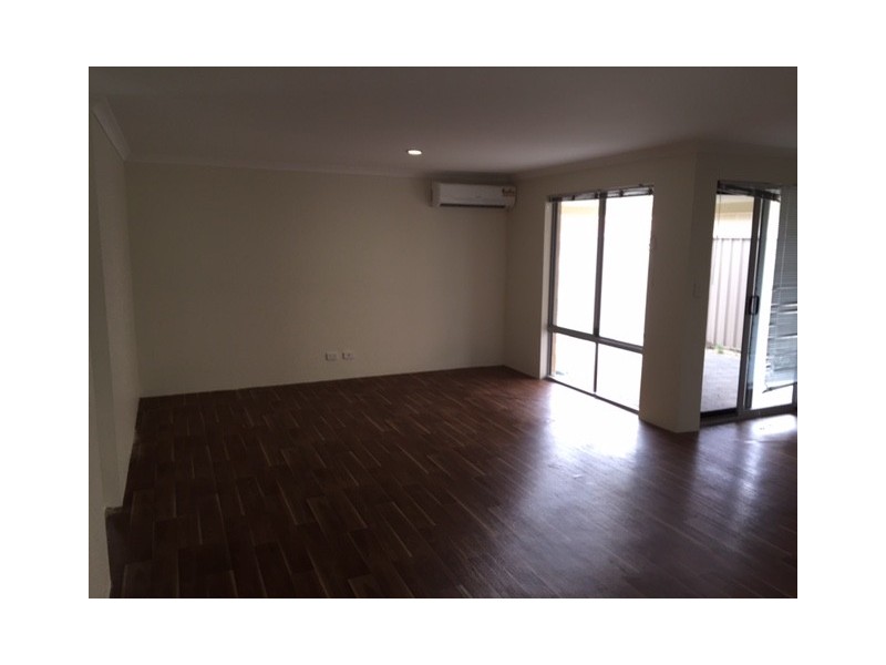 27 Chiltern Avenue, Brookdale WA 6112
