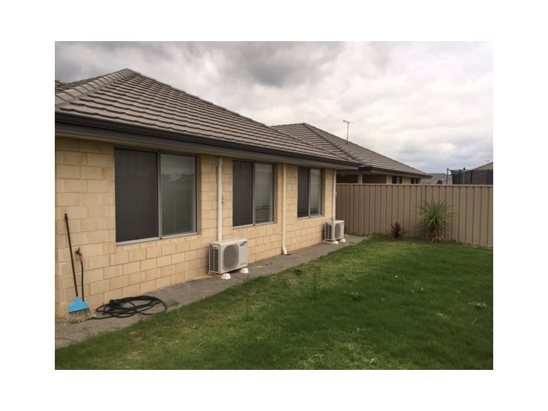 27 Chiltern Avenue, Brookdale WA 6112