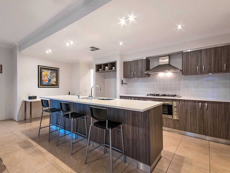 6 Rosette Place, Piara Waters WA 6112