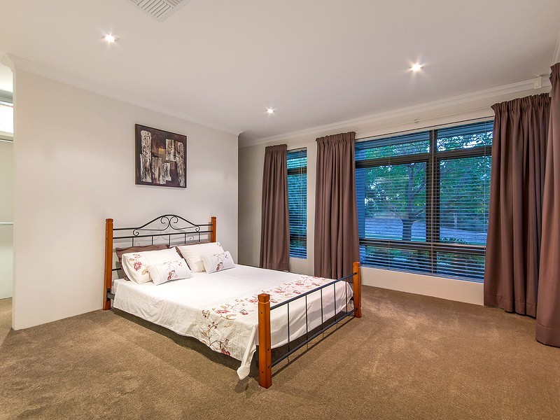 6 Rosette Place, Piara Waters WA 6112