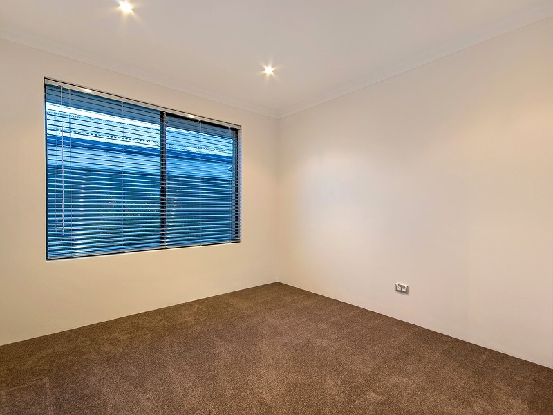 6 Rosette Place, Piara Waters WA 6112