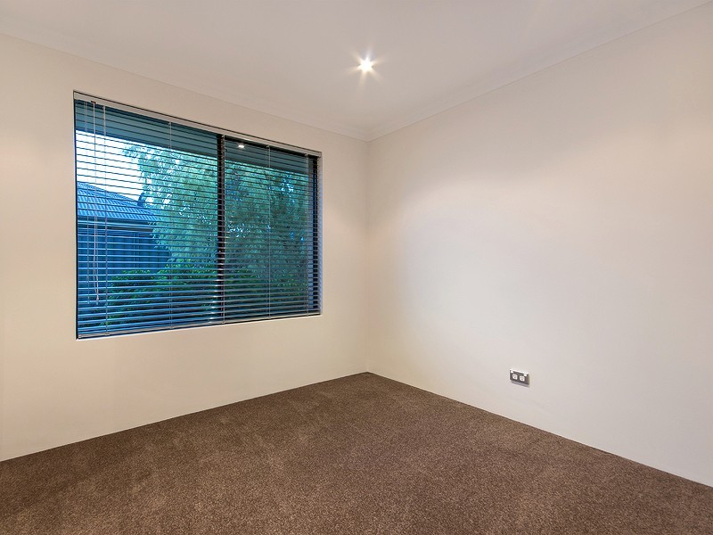 6 Rosette Place, Piara Waters WA 6112