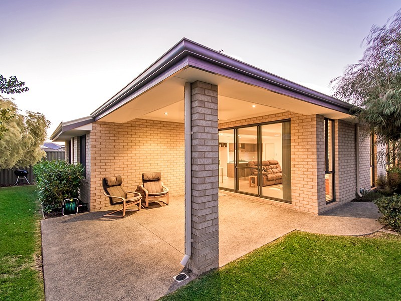 6 Rosette Place, Piara Waters WA 6112