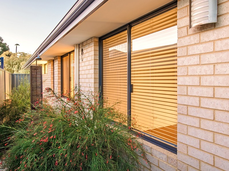 6 Rosette Place, Piara Waters WA 6112