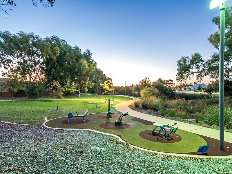 6 Rosette Place, Piara Waters WA 6112