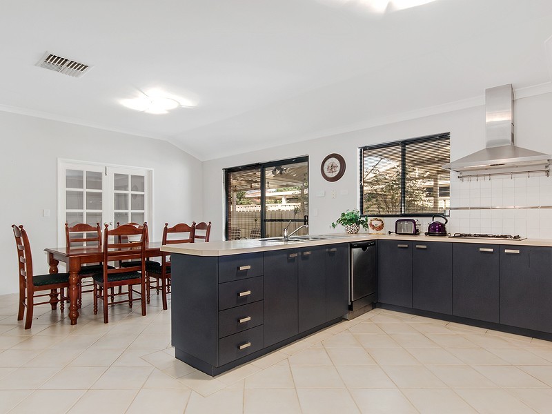 69 Welbeck Road, Canning Vale WA 6155