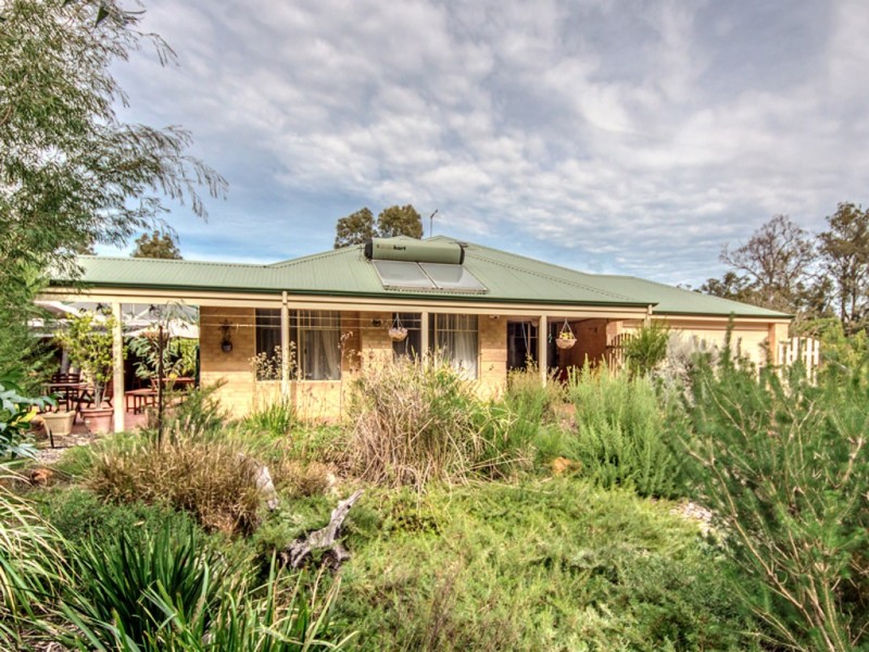 3 Chestnut Road, Jarrahdale WA 6124