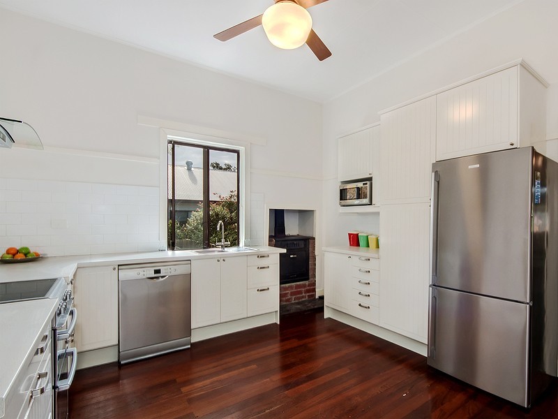 4 Staff Street, Jarrahdale WA 6124