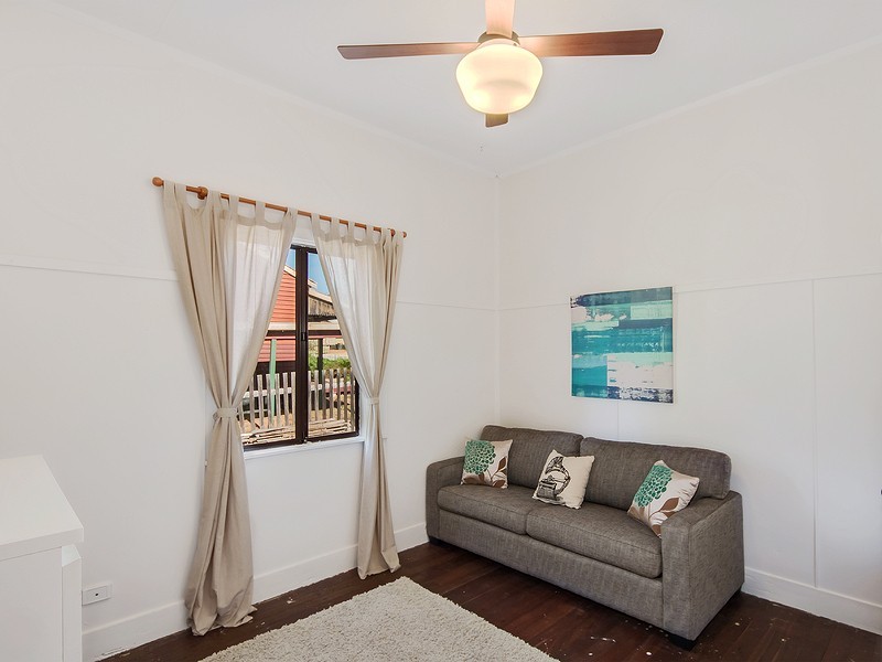 4 Staff Street, Jarrahdale WA 6124