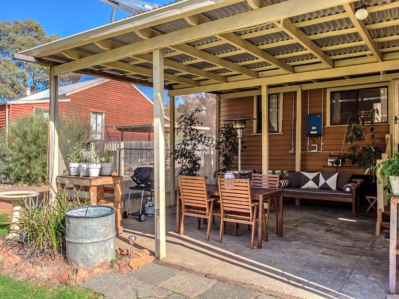 4 Staff Street, Jarrahdale WA 6124