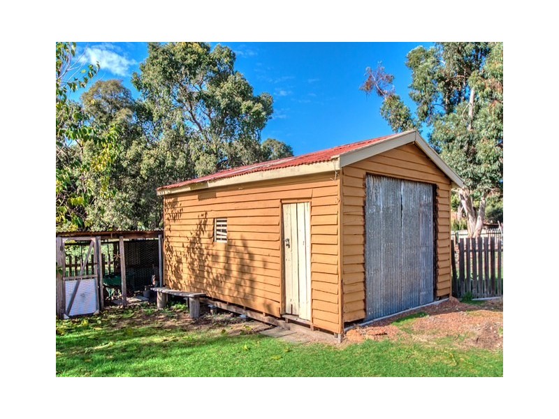 4 Staff Street, Jarrahdale WA 6124