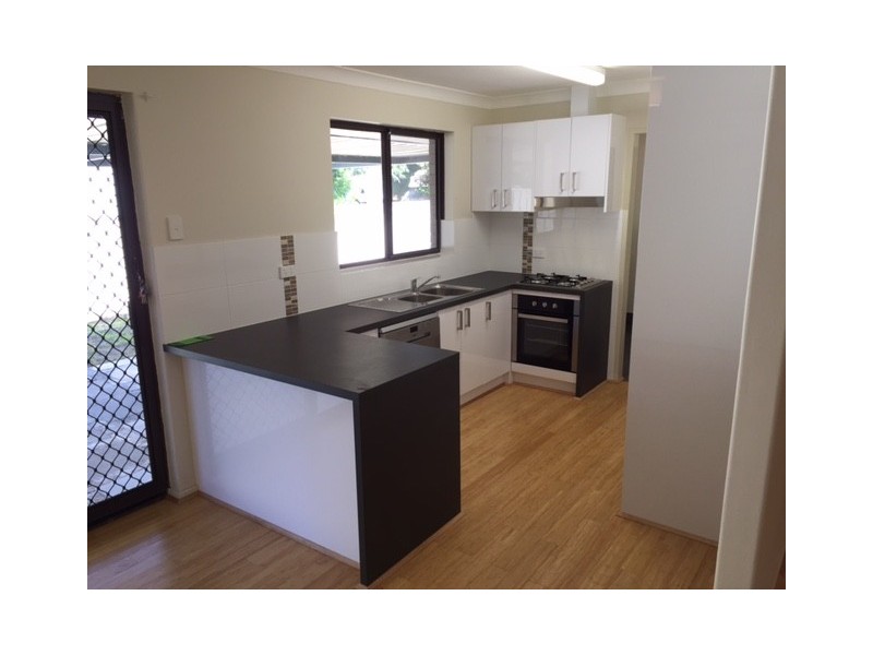 1 Curlew Court, Kelmscott WA 6111
