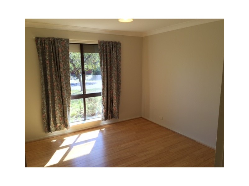 1 Curlew Court, Kelmscott WA 6111