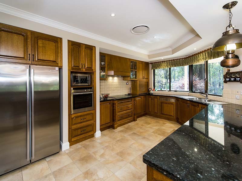 13 Protector Grove, Roleystone WA 6111