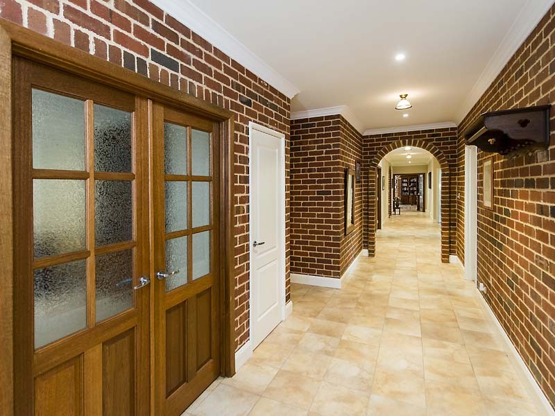 13 Protector Grove, Roleystone WA 6111