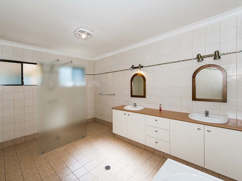 13 Protector Grove, Roleystone WA 6111