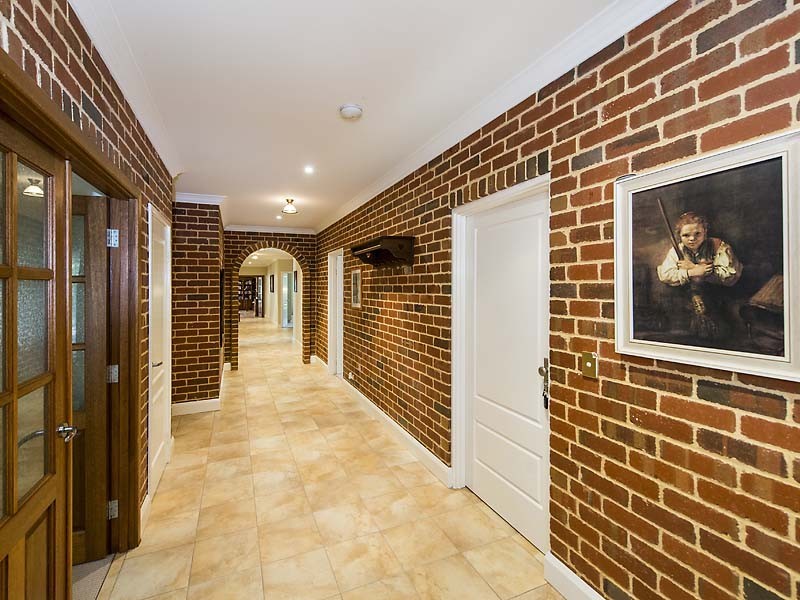 13 Protector Grove, Roleystone WA 6111