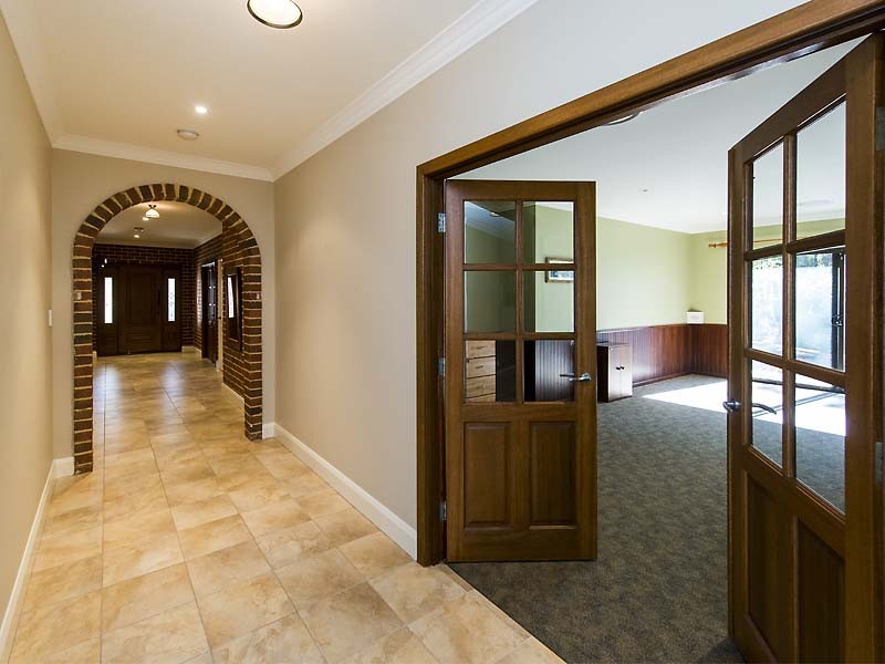 13 Protector Grove, Roleystone WA 6111