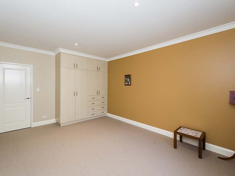 13 Protector Grove, Roleystone WA 6111