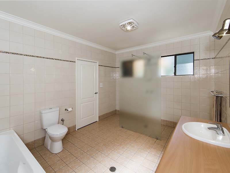 13 Protector Grove, Roleystone WA 6111