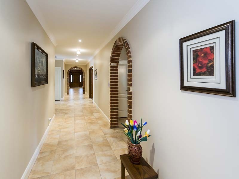 13 Protector Grove, Roleystone WA 6111