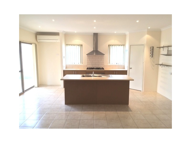 4 Foothill Close, Aubin Grove WA 6164