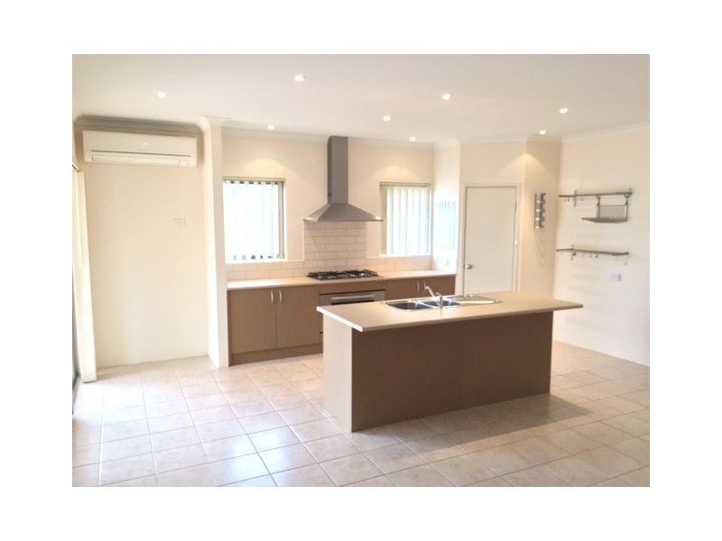 4 Foothill Close, Aubin Grove WA 6164