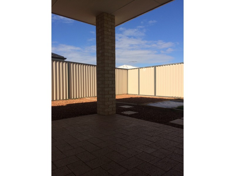 4 Foothill Close, Aubin Grove WA 6164