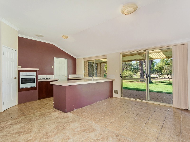 18 Walker Road, Serpentine WA 6125