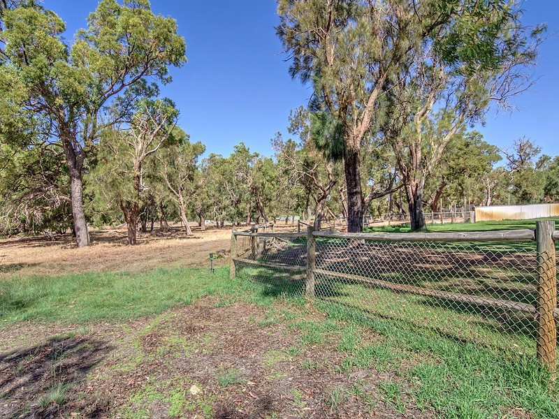 18 Walker Road, Serpentine WA 6125