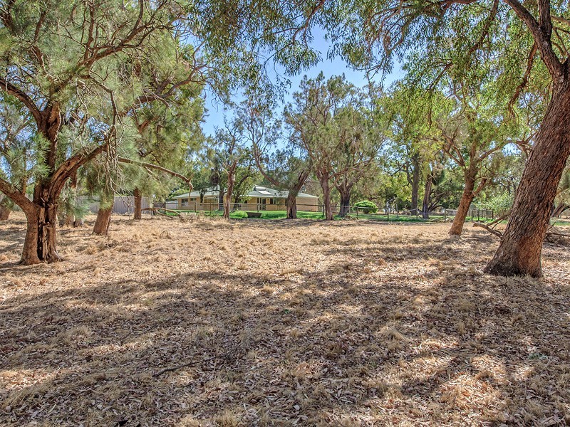 18 Walker Road, Serpentine WA 6125