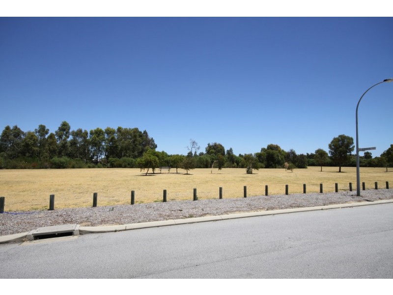 7 Ticklie Road, Seville Grove WA 6112