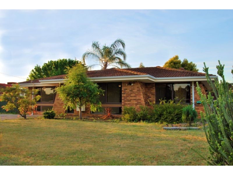 1 Cull Court, Armadale WA 6112