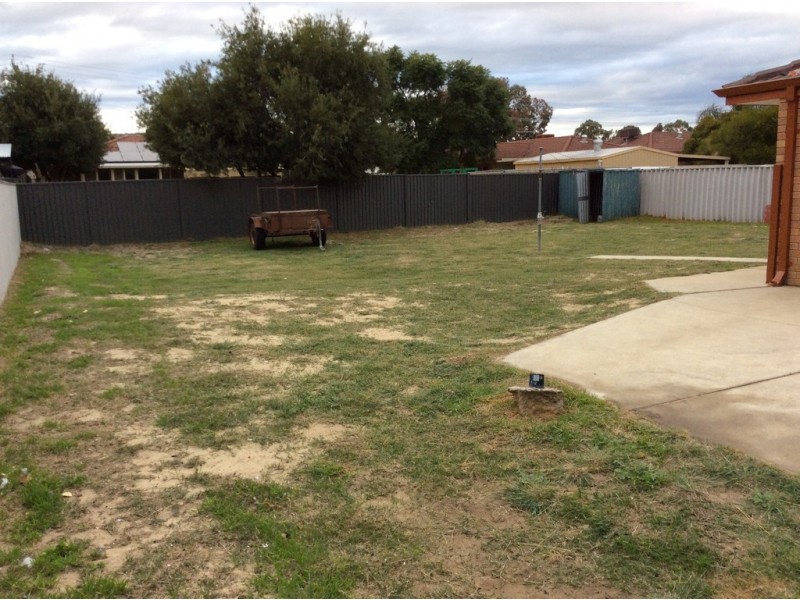 38 Powell cresent, Brookdale WA 6112