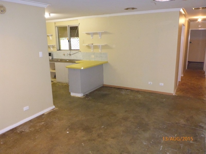 1 Burrowa St, Armadale WA 6112