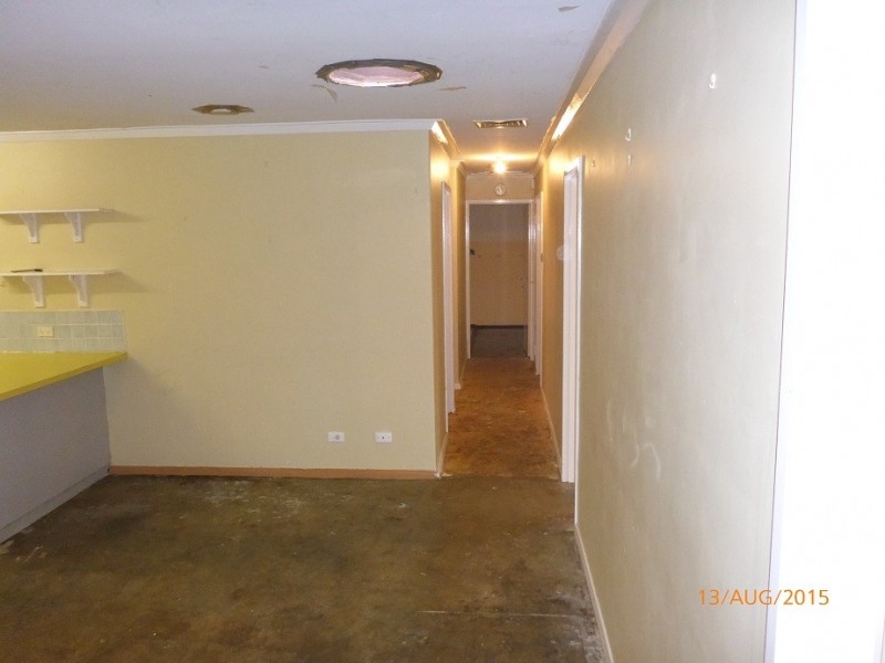 1 Burrowa St, Armadale WA 6112