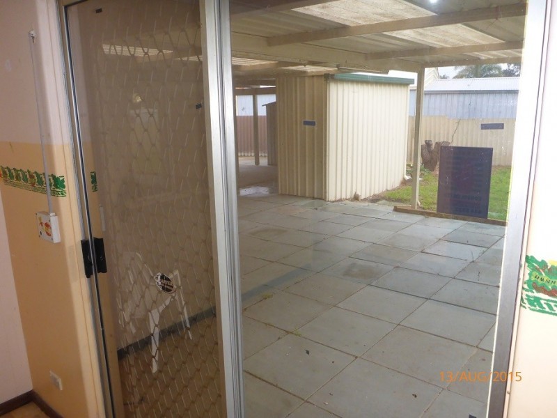 1 Burrowa St, Armadale WA 6112