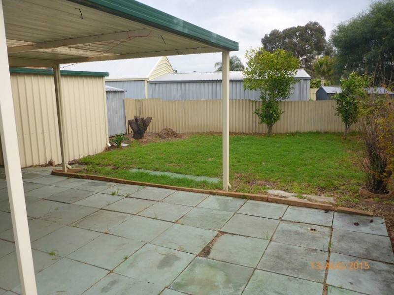 1 Burrowa St, Armadale WA 6112